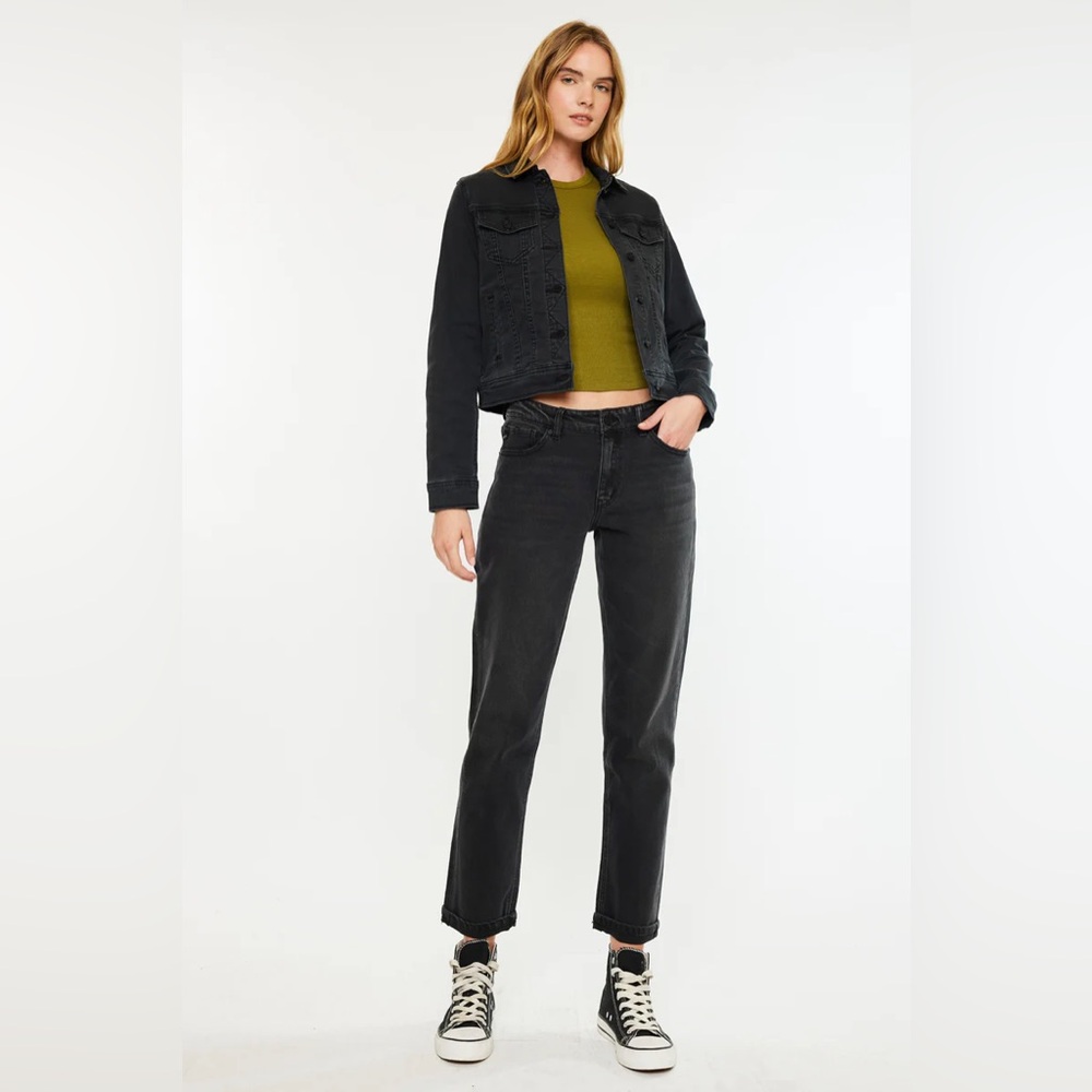 {9/28} KanCan Black Ilia High Rise 90's Straight Leg Jeans